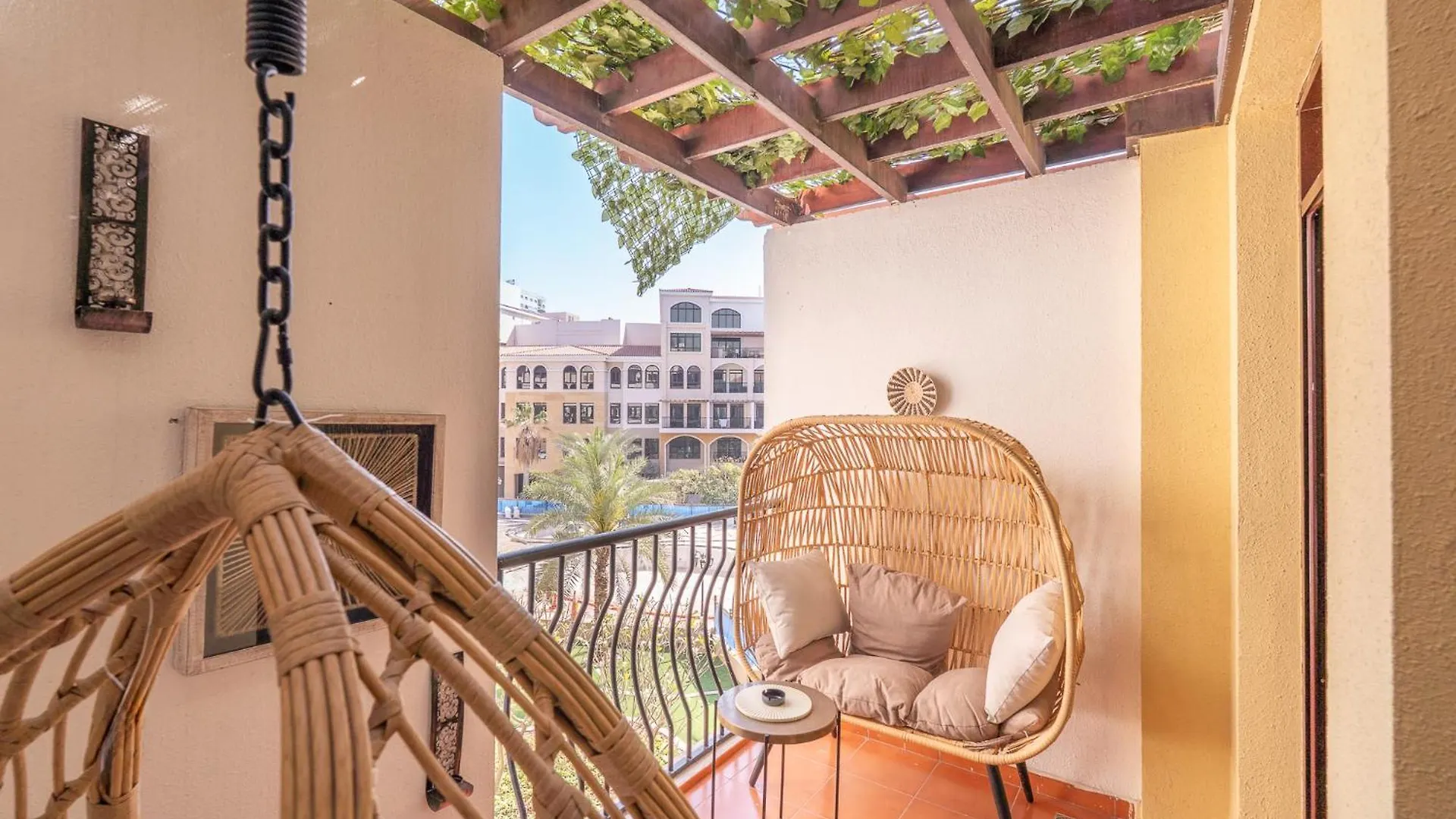 Apartment Luxurious Studio In Fortunato And Sleeps 2 Dubai
