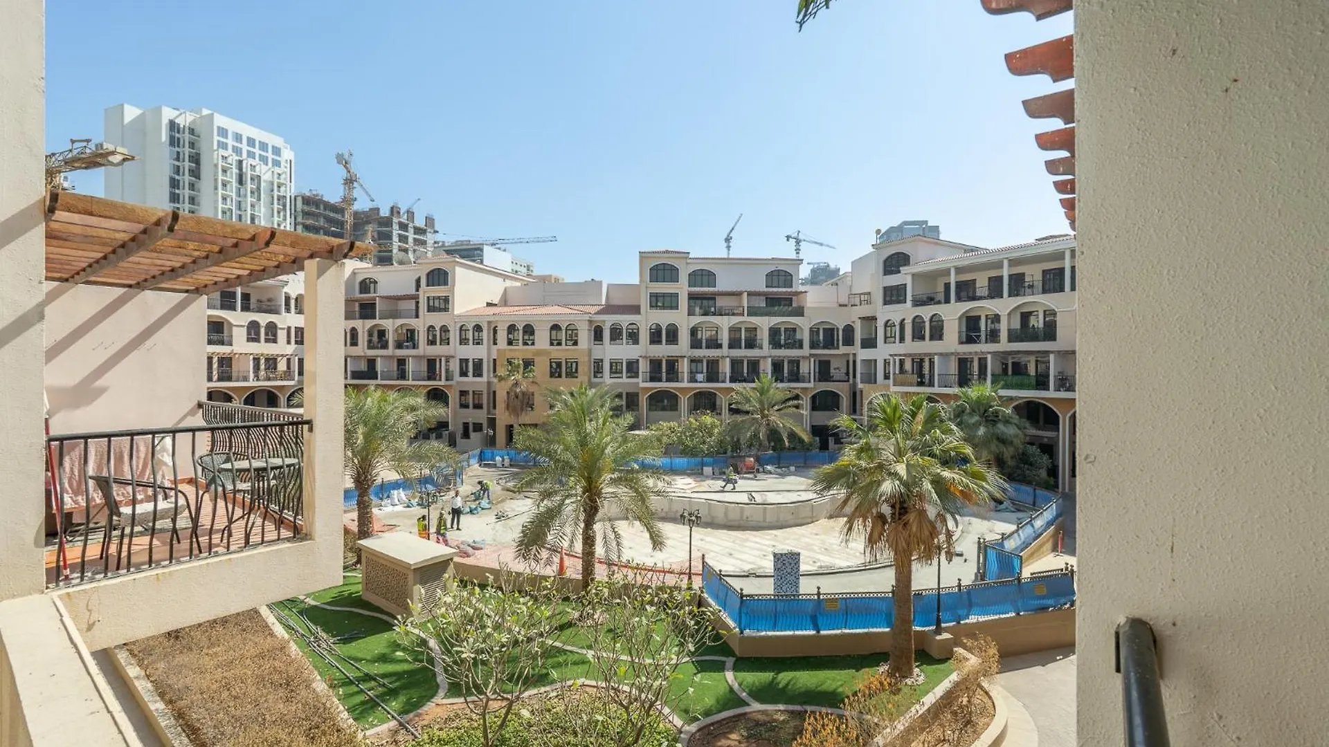 Luxurious Studio In Fortunato And Sleeps 2 Dubai Apartment