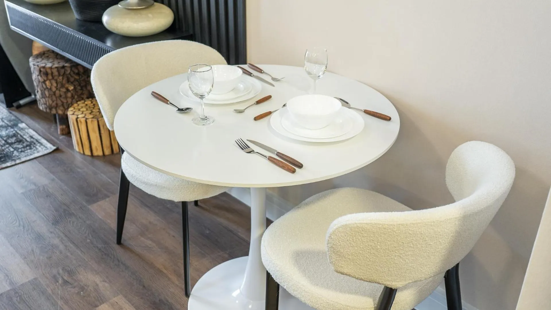 Apartment Luxurious Studio In Fortunato And Sleeps 2 Dubai