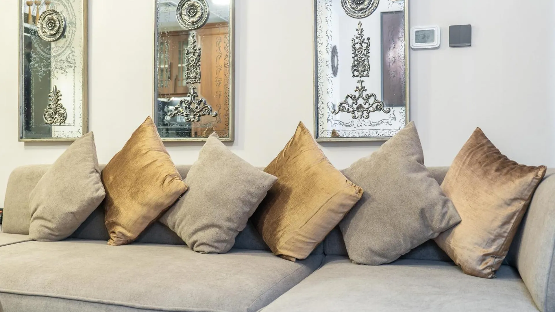 Apartment Luxurious Studio In Fortunato And Sleeps 2 Dubai