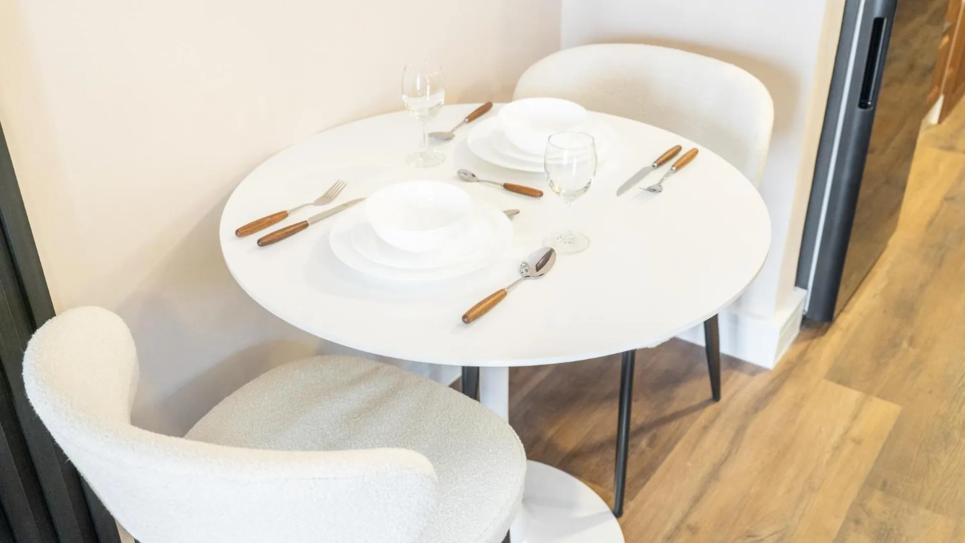 Apartment Luxurious Studio In Fortunato And Sleeps 2 Dubai