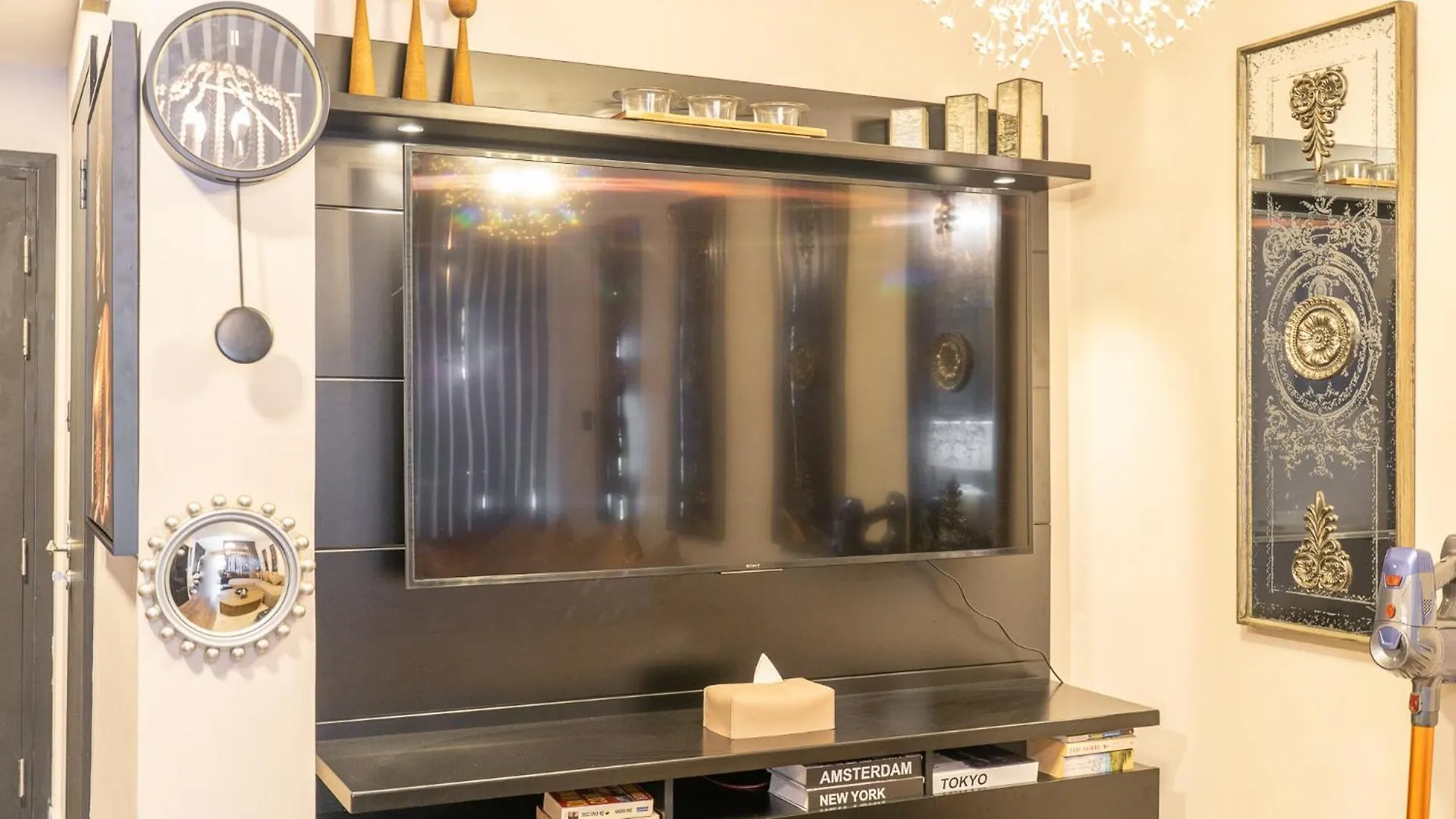Luxurious Studio In Fortunato And Sleeps 2 Dubaï 0*,